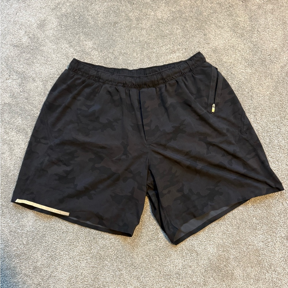Lululemon black camo surge running shorts xl